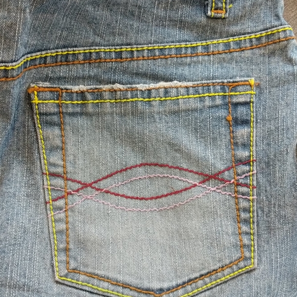 Vanilla Star mini jean flowered embroidered skirt - Picture 3 of 8